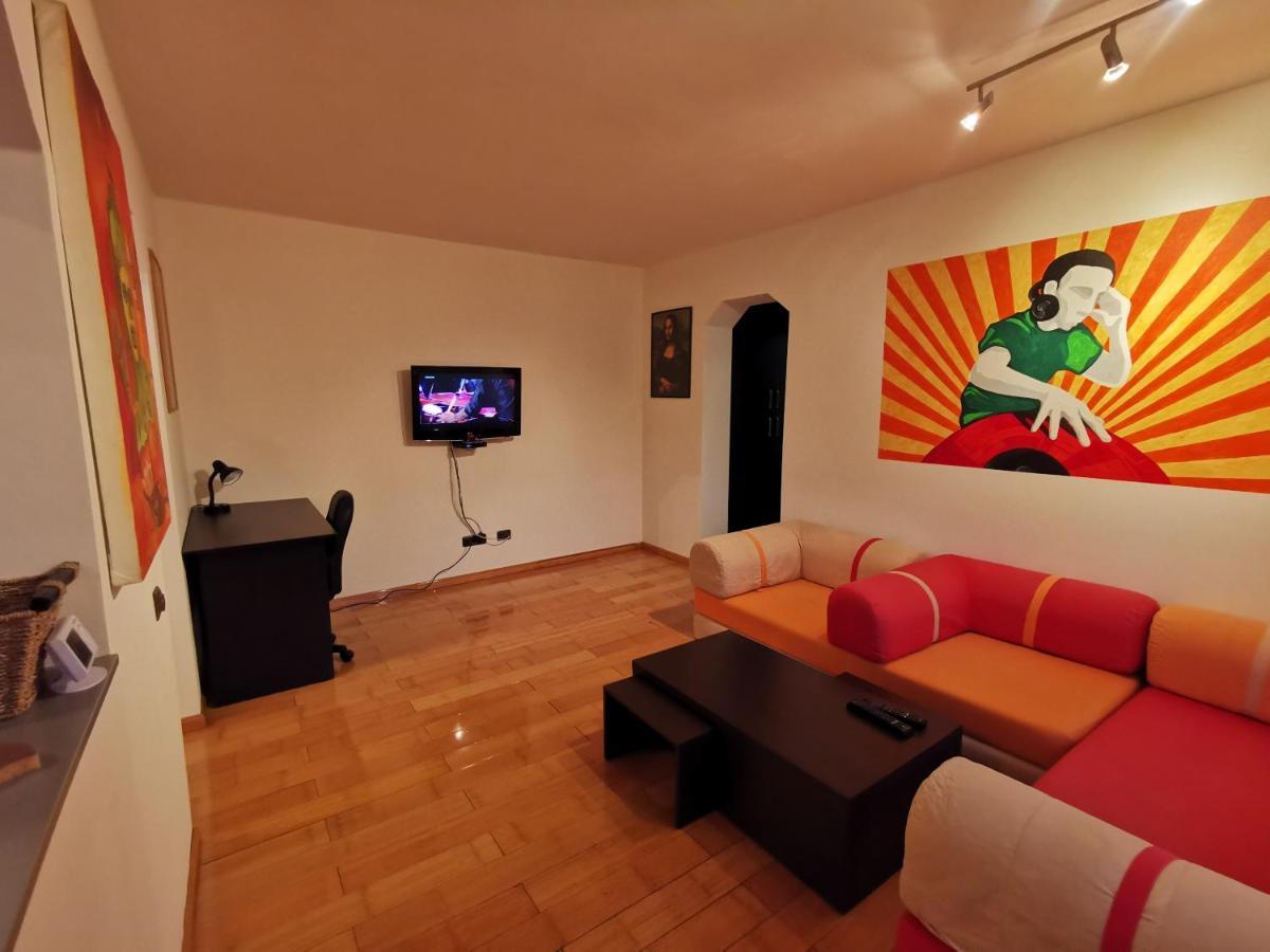 Comfy & Pleasant Apartment 10 Min Walk To Downtown Timisoara Bagian luar foto
