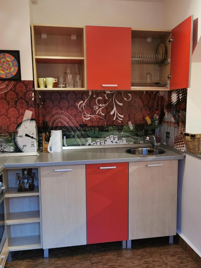 Comfy & Pleasant Apartment 10 Min Walk To Downtown Timisoara Bagian luar foto
